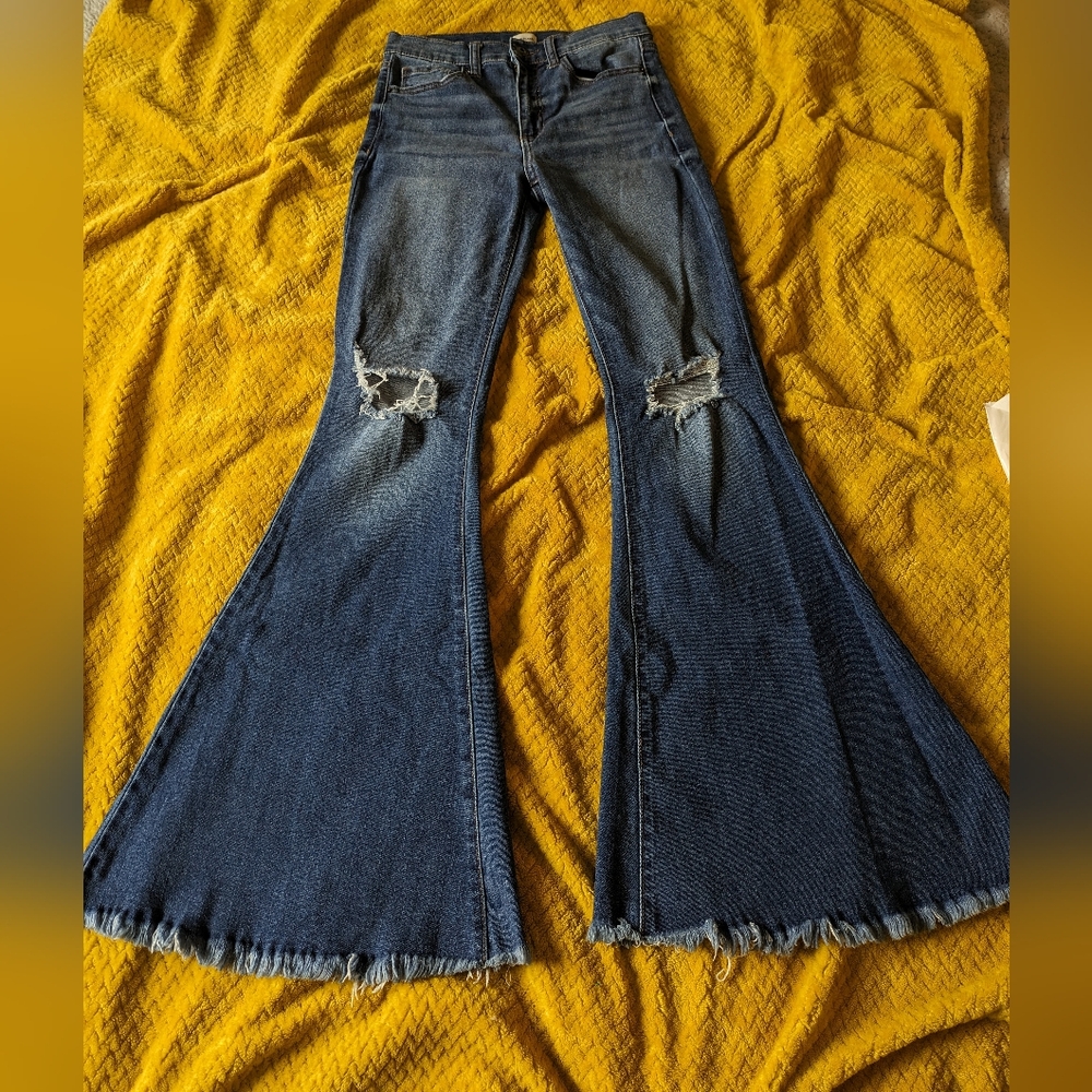 Ultra flare sneak peek woman's size 5 jeans